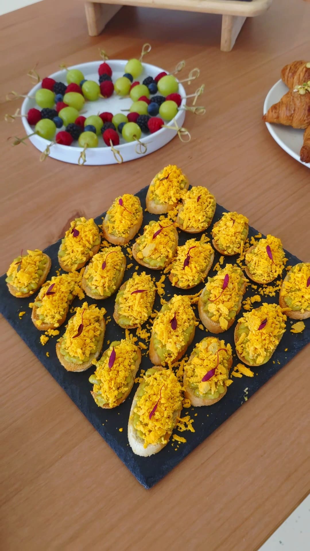 Canapé de Abacate e Ovo